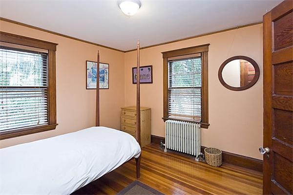 32 Ridgeway Avenue Needham, MA 02492 - Photo 20 of 29