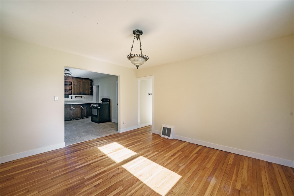 1665 Main Road Granville, MA 01034 - Photo 13 of 38