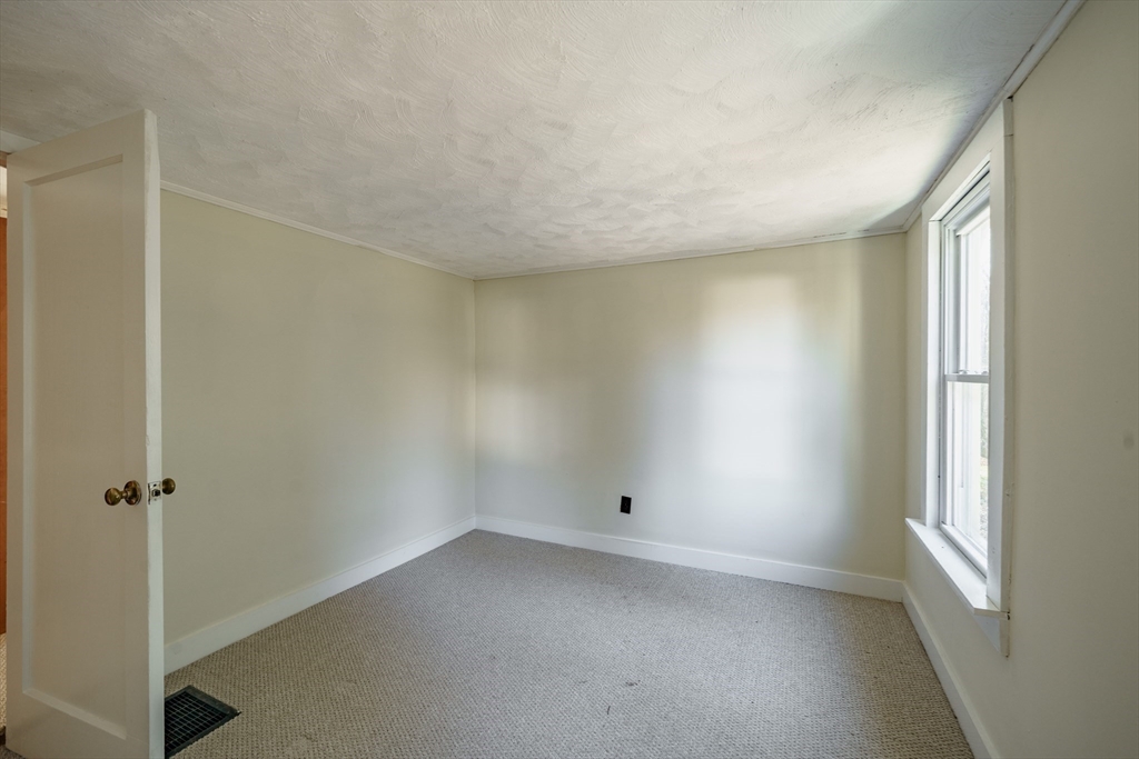1665 Main Road Granville, MA 01034 - Photo 24 of 38