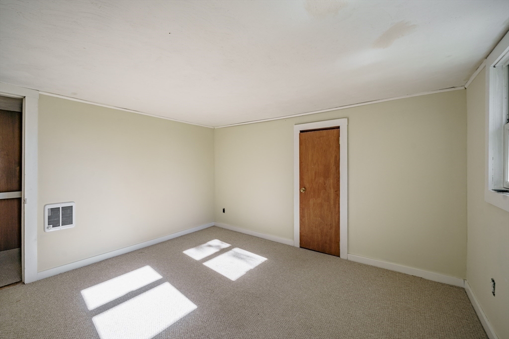 1665 Main Road Granville, MA 01034 - Photo 29 of 38