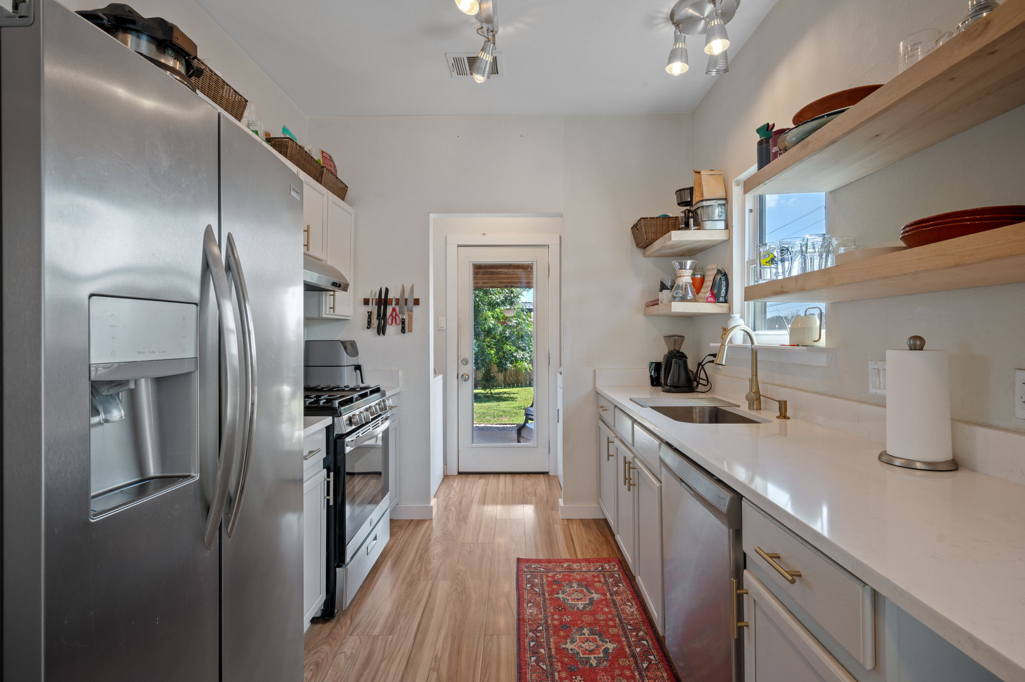 4603 Ribbecke Avenue Austin, TX 78721 - Photo 11 of 37