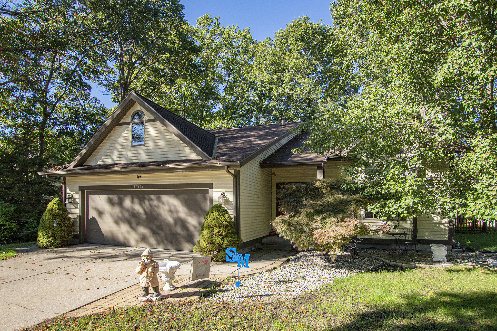 17247 North Fruitport Road Spring Lake, MI 49456 - Photo 1 of 50 003_dng06700_65