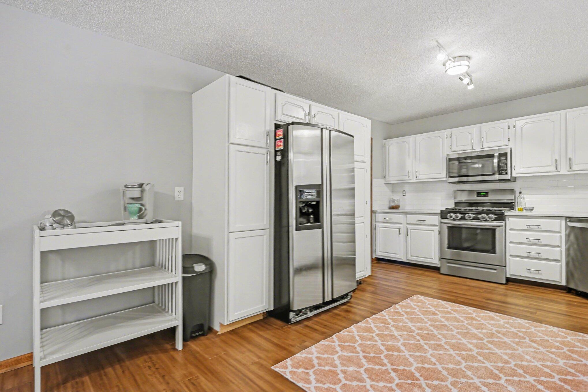 17247 North Fruitport Road Spring Lake, MI 49456 - Photo 12 of 50 010_file_4370