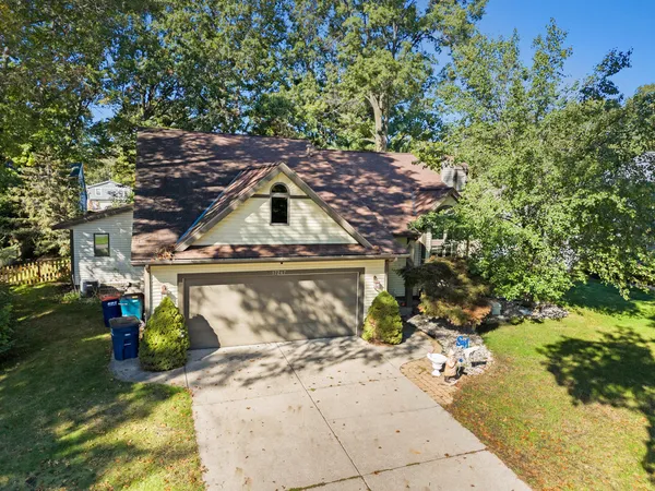 $469,000 | 17247 North Fruitport Road, Spring Lake, MI 49456