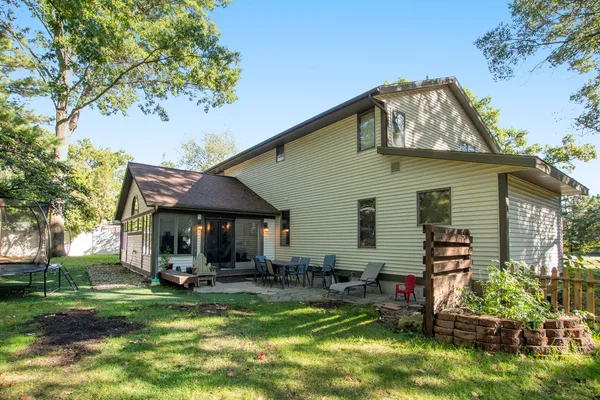 $469,000 | 17247 North Fruitport Road, Spring Lake, MI 49456