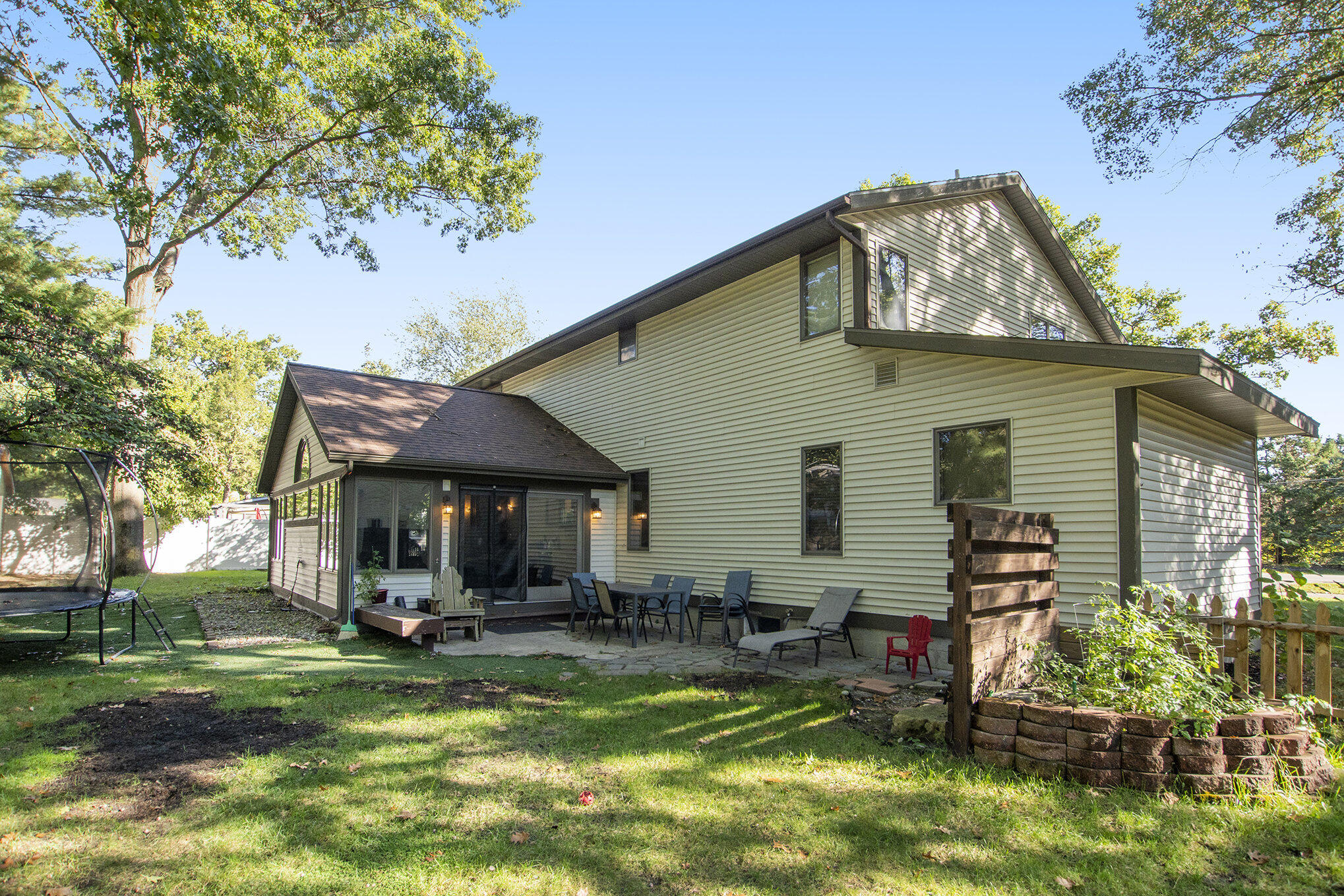 17247 North Fruitport Road Spring Lake, MI 49456 - Photo 3 of 50 010_dng06690_25