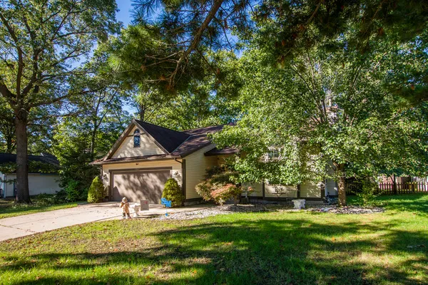 $469,000 | 17247 North Fruitport Road, Spring Lake, MI 49456