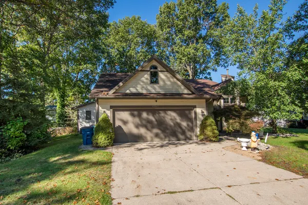 $469,000 | 17247 North Fruitport Road, Spring Lake, MI 49456
