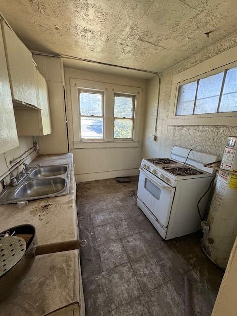 3900 Colonial Avenue Dallas, TX 75215 - Photo 11 of 15 a room with storage and utility