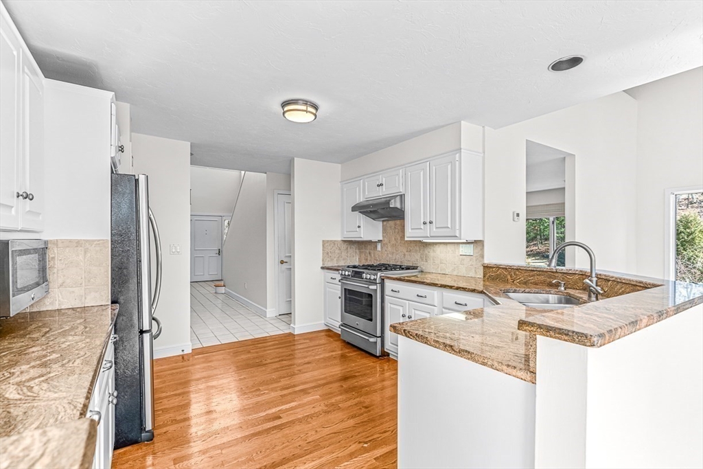 7 Wainwright Road, Unit 8 Winchester, MA 01890 - Photo 14 of 37