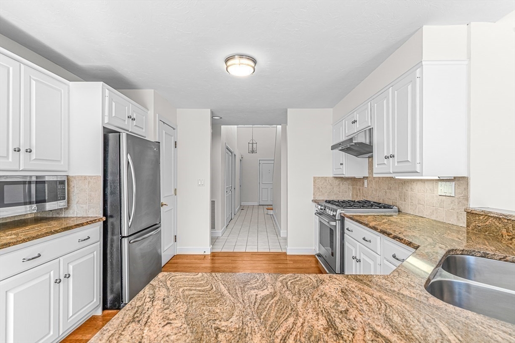 7 Wainwright Road, Unit 8 Winchester, MA 01890 - Photo 15 of 37