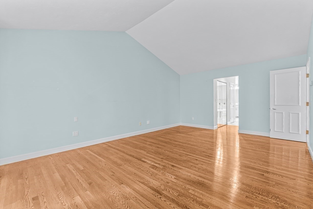 7 Wainwright Road, Unit 8 Winchester, MA 01890 - Photo 19 of 37