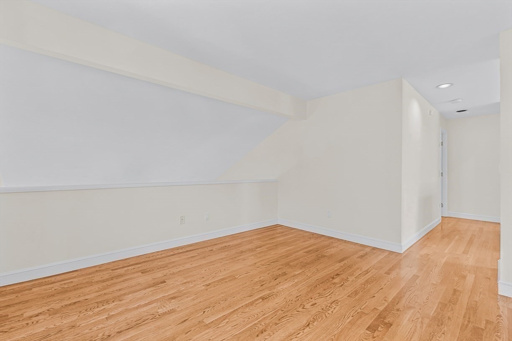 7 Wainwright Road, Unit 8 Winchester, MA 01890 - Photo 25 of 37