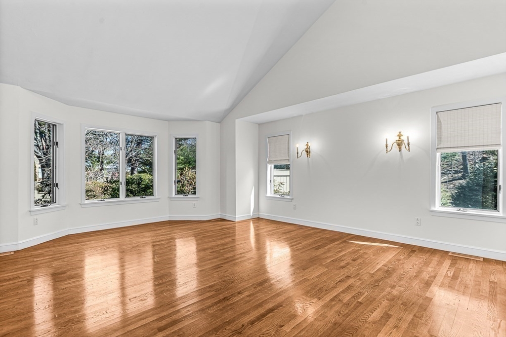 7 Wainwright Road, Unit 8 Winchester, MA 01890 - Photo 4 of 37