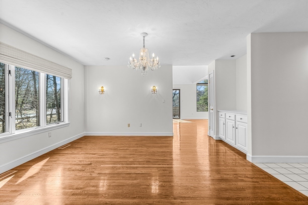 7 Wainwright Road, Unit 8 Winchester, MA 01890 - Photo 5 of 37