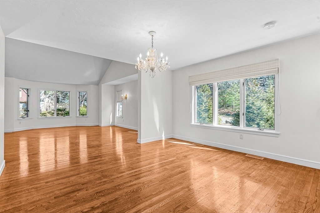 7 Wainwright Road, Unit 8 Winchester, MA 01890 - Photo 7 of 37