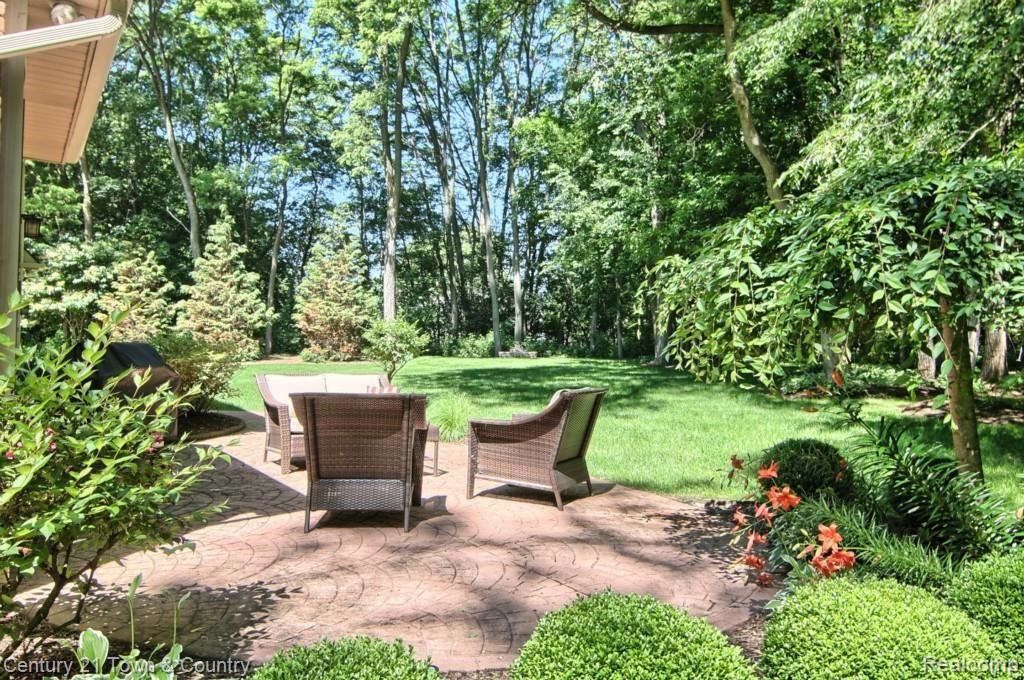 60735 Eyster Road Rochester, MI 48306 - Photo 3 of 32 Patio.jpg