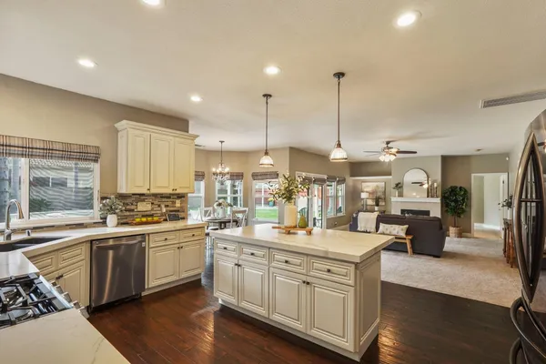 $875,000 | 2501 Leonatus Avenue, Modesto, CA 95355