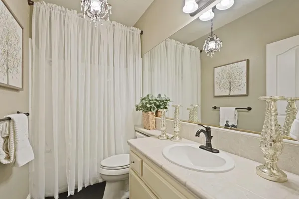 $875,000 | 2501 Leonatus Avenue, Modesto, CA 95355