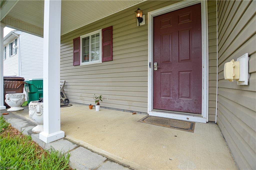 3823 Banbridge Drive High Point, NC 27260 - Photo 3 of 16