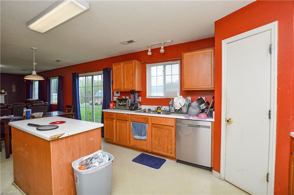 3823 Banbridge Drive High Point, NC 27260 - Photo 10 of 16