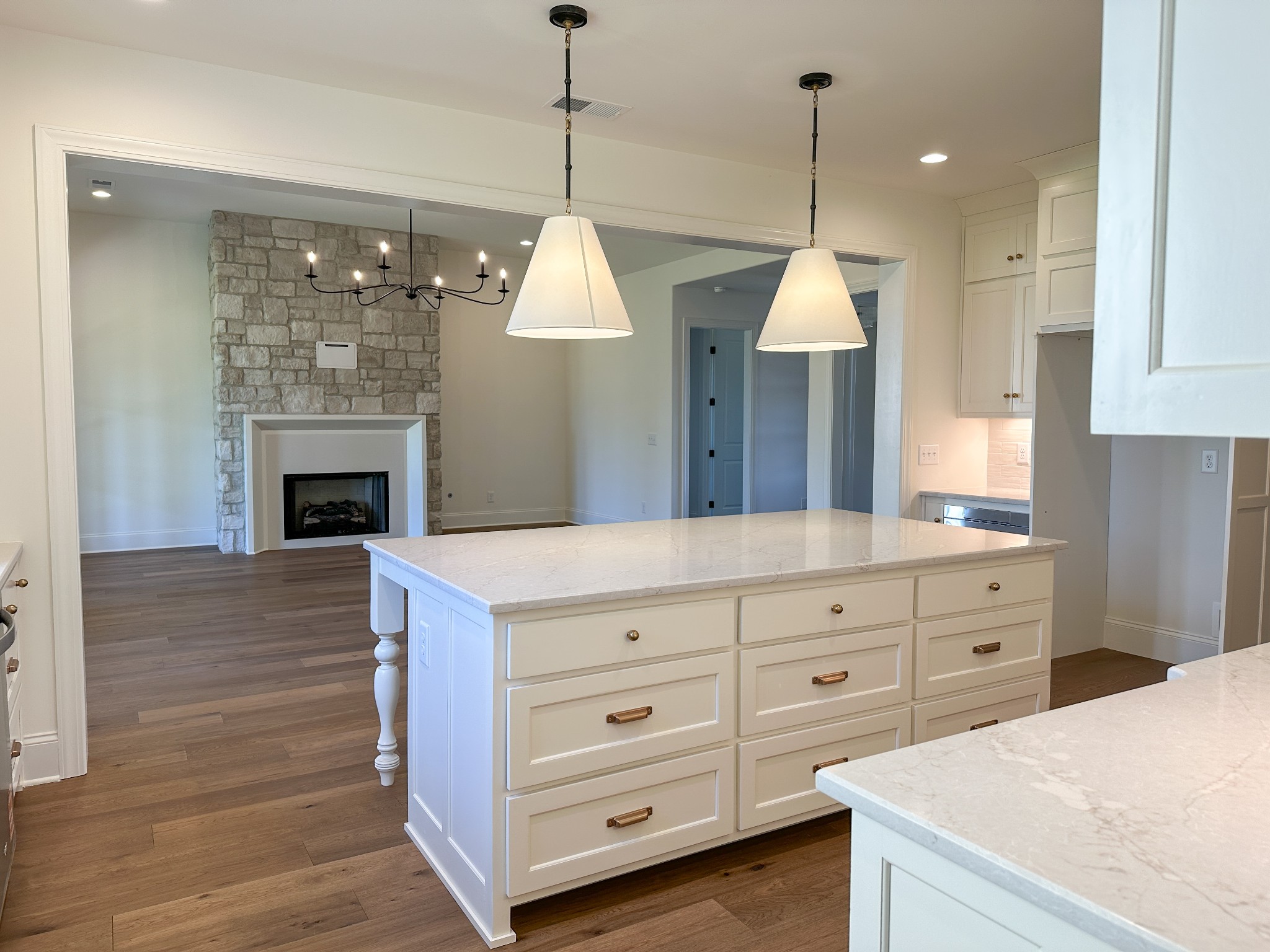 404 Bell Lk Road Gallatin, TN 37066 - Photo 15 of 35 a spacious bathroom with a double vanity sink and a mirror