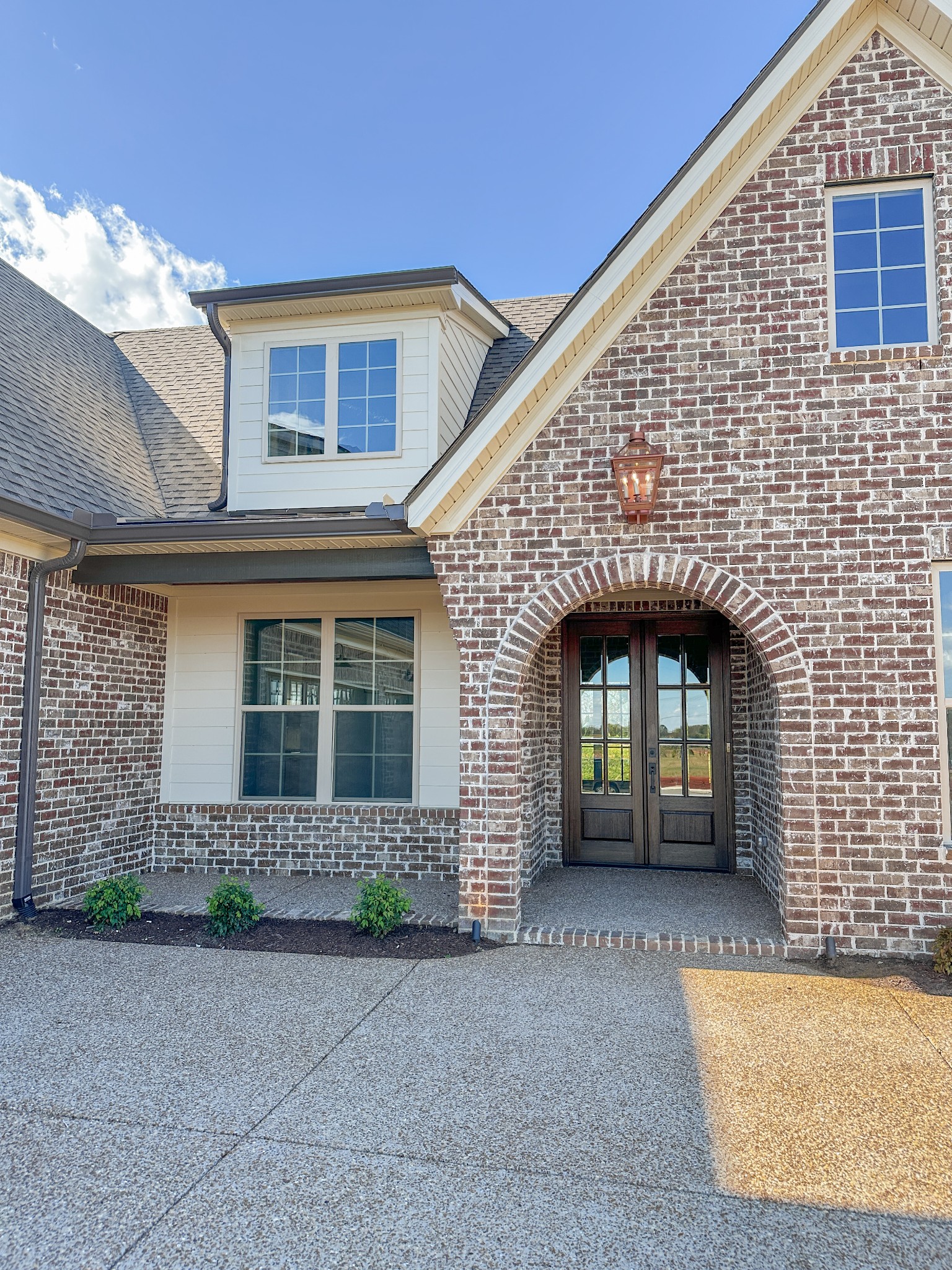 404 Bell Lk Road Gallatin, TN 37066 - Photo 5 of 35 a front view of a house with yard