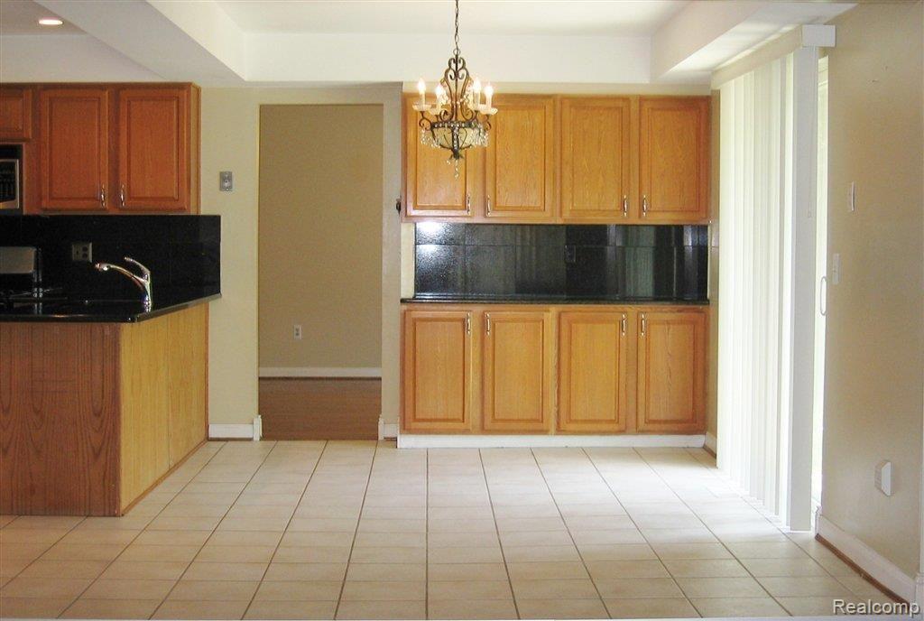 2876 Sandhurst Rochester, MI 48307 - Photo 18 of 21 Breakfast area.JPG