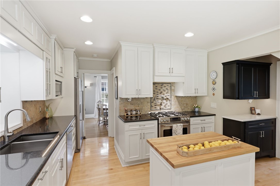 8 Nunda Boulevard Rochester, NY 14610 - Photo 11 of 47