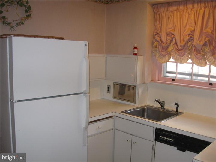209 East Avon Road Chester, PA 19015 - Photo 16 of 24 Kitchen