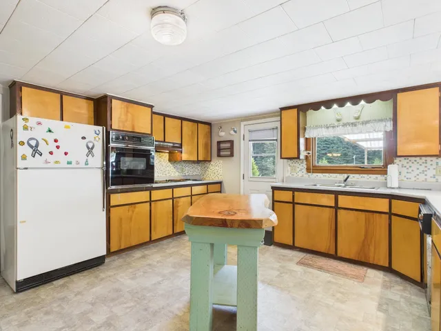 $325,000 | 4781 Highway 114, Canaan, VT 05903