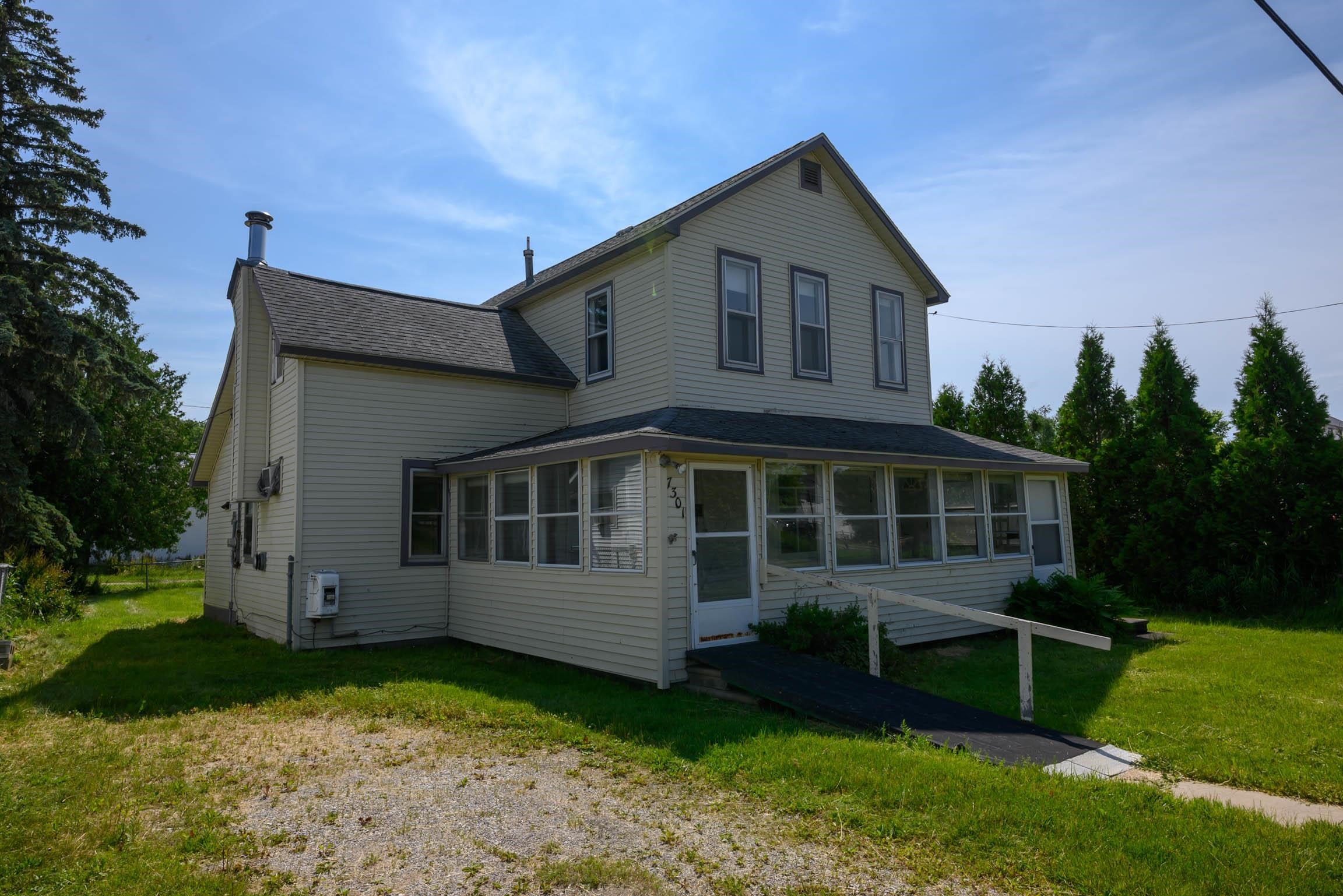 7301 Clark Beulah, MI 49617 - Photo 5 of 32