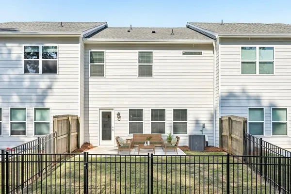 $2,025 | 352 Stately Oaks Court, Unit WESTPORT, Hoschton, GA 30548
