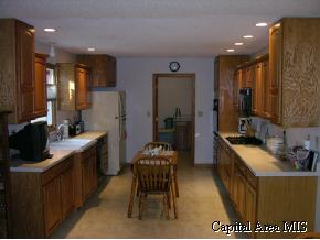 121 Potomac Road Rochester, IL 62563 - Photo 4 of 9