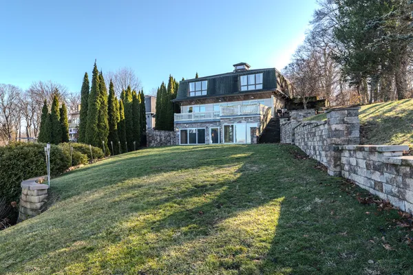 $989,900 | 25402 West Dering Lane, Lake Villa, IL 60046
