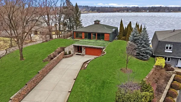 $989,900 | 25402 West Dering Lane, Lake Villa, IL 60046