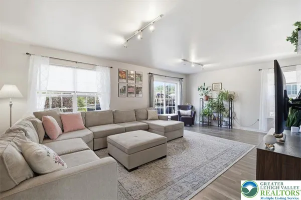 $315,000 | 215 Birch Street, Walnutport, PA 18088