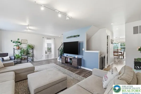 $315,000 | 215 Birch Street, Walnutport, PA 18088