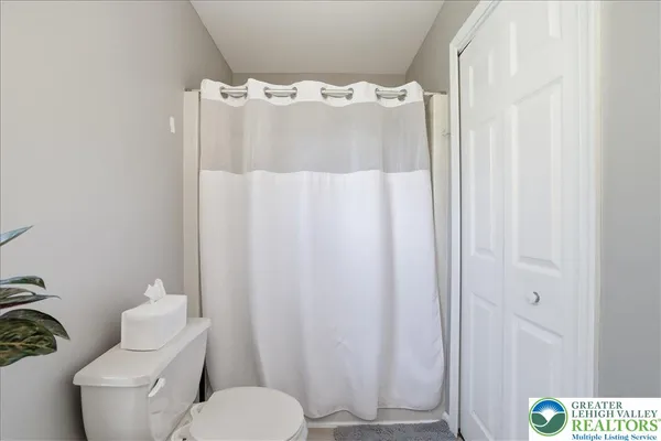 $315,000 | 215 Birch Street, Walnutport, PA 18088
