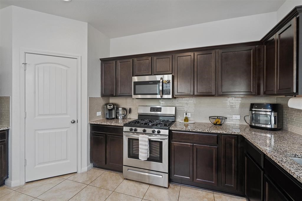 10308 Hatton Lane Austin, TX 78754 - Photo 8 of 25