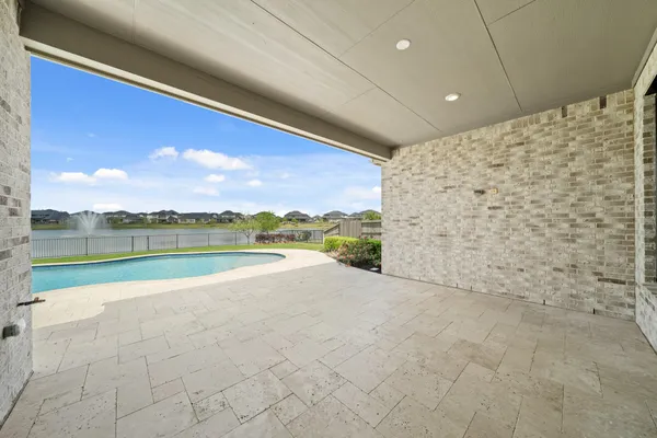 $1,200,000 | 320 Waters Landing Lane, Katy, TX 77493