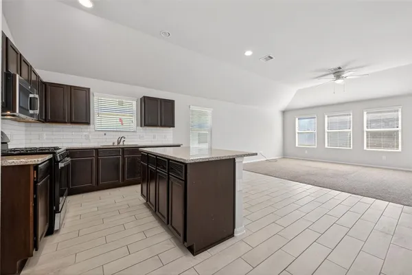 $2,050 | 2122 Artic Loon Drive, Conroe, TX 77385