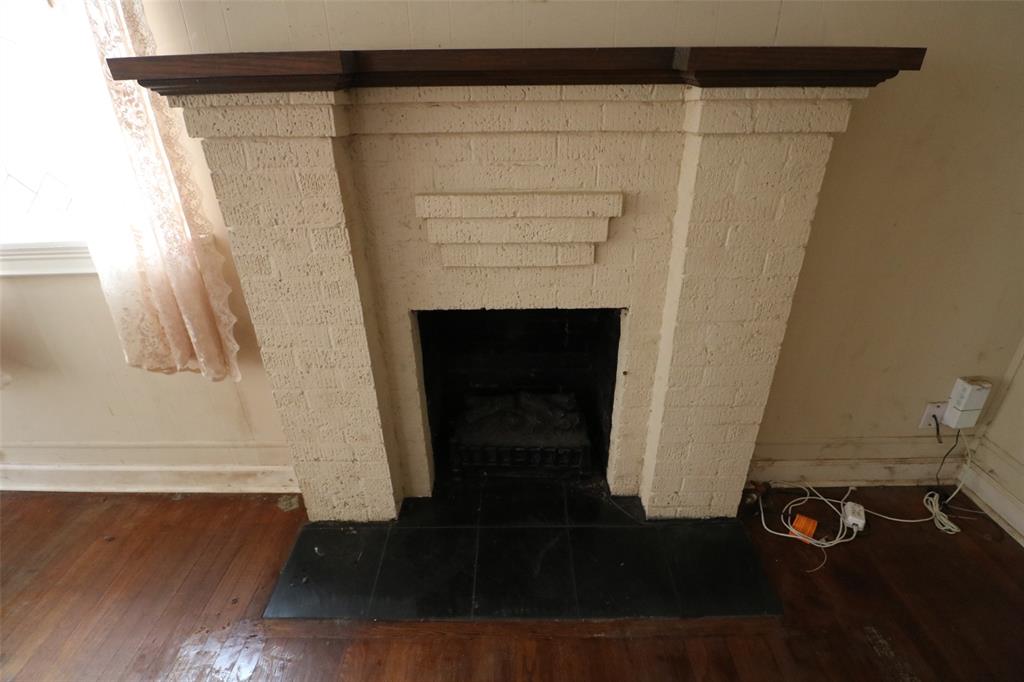 2332 Simpson Street Paris, TX 75460 - Photo 13 of 16 a view of entryway