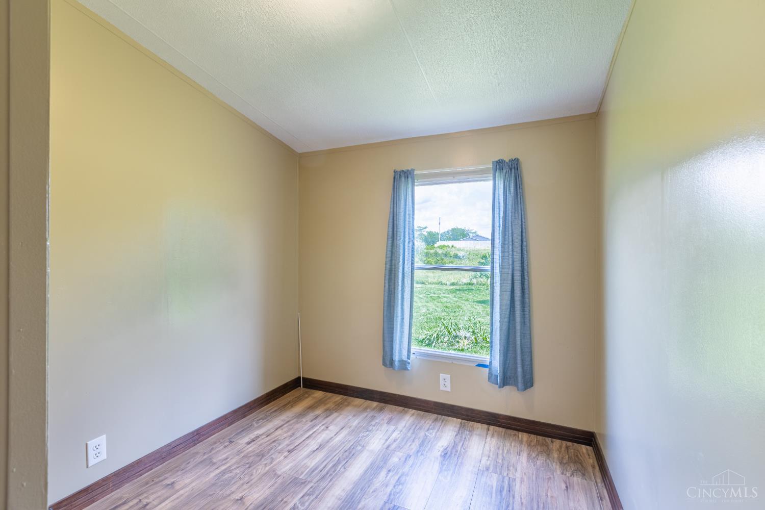 1201 Old State Road Manchester, OH 45144 - Photo 28 of 37