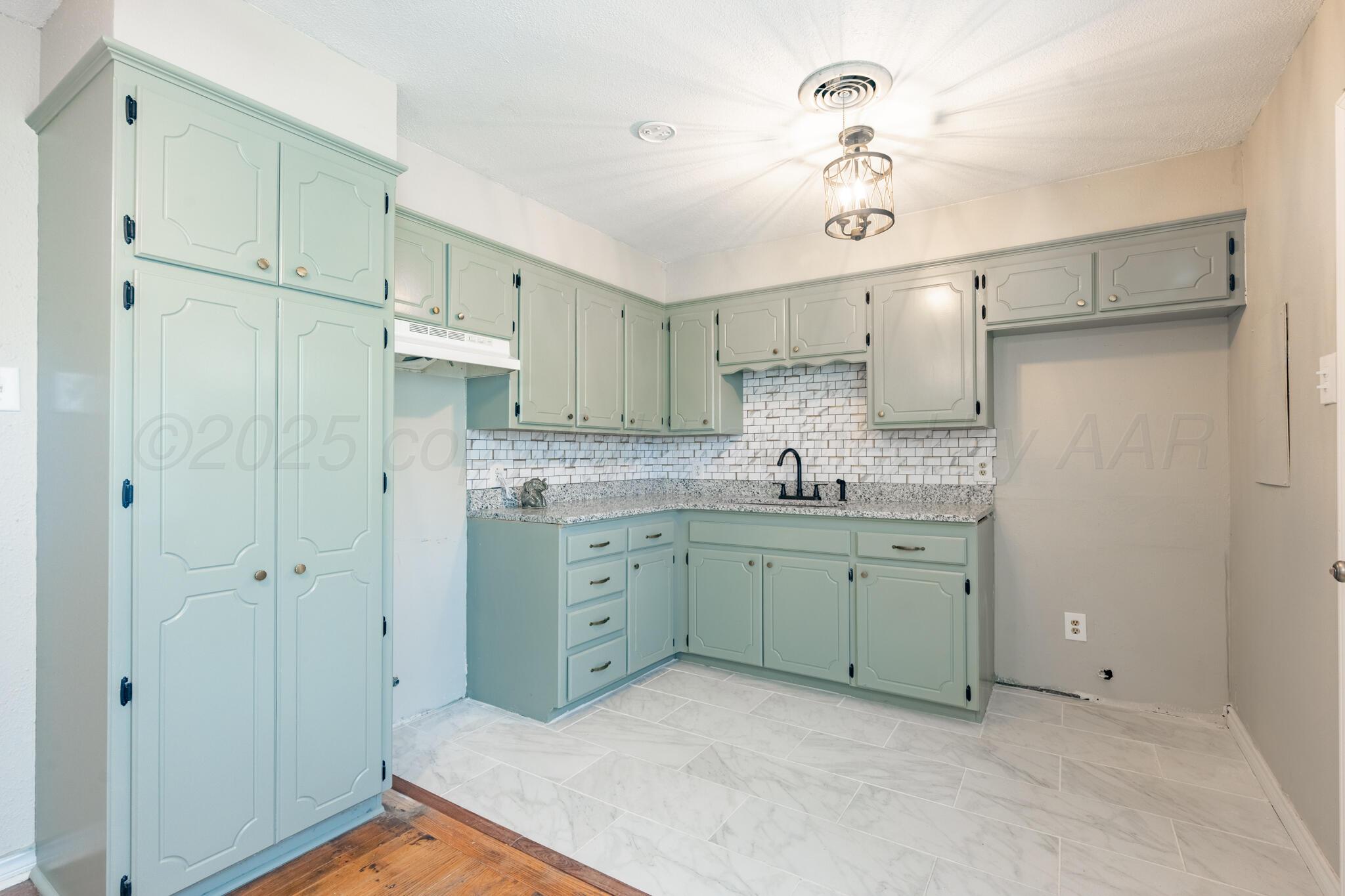 4014 South Lipscomb Street Amarillo, TX 79110 - Photo 6 of 17 kitchen 1 (7)