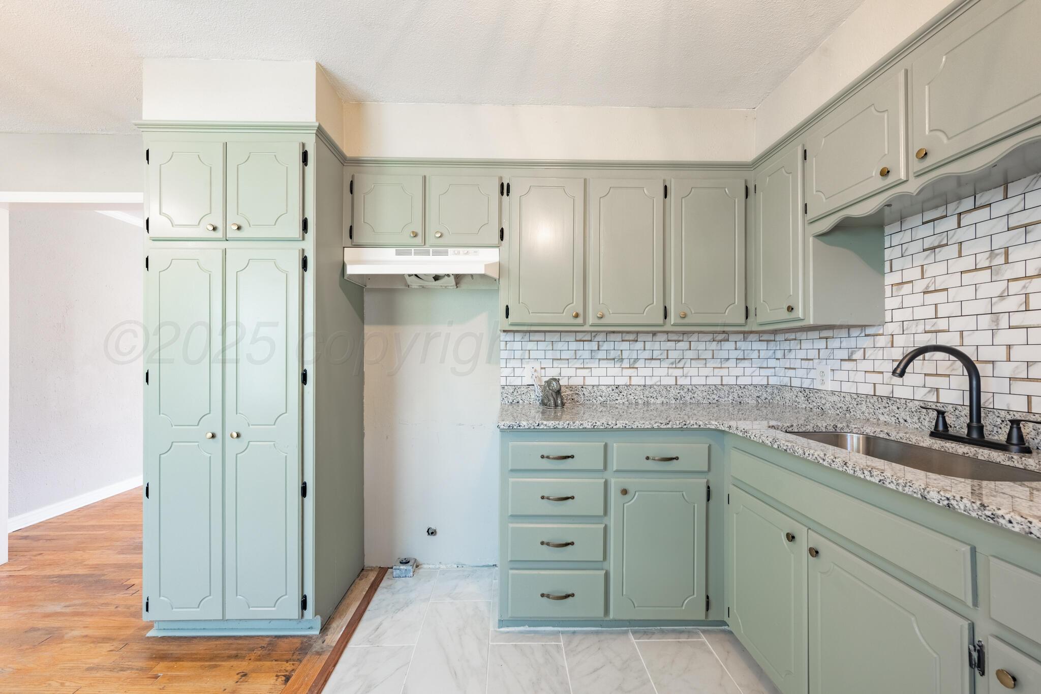 4014 South Lipscomb Street Amarillo, TX 79110 - Photo 7 of 17 kitchen 3 (7)