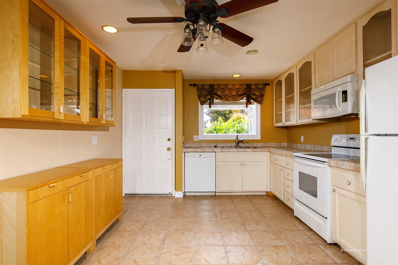 1825 Belle Grove Road Encinitas, CA 92024 - Photo 2 of 22