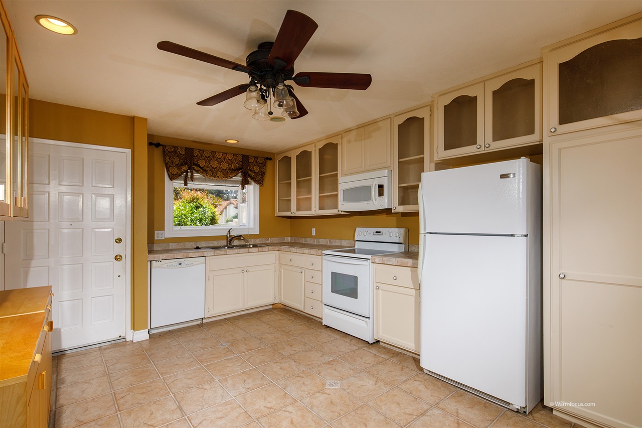 1825 Belle Grove Road Encinitas, CA 92024 - Photo 3 of 22