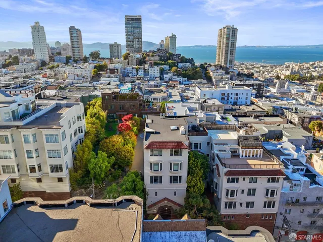 a picture of city view