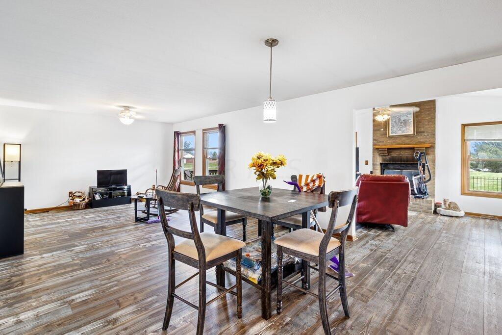 5500 Clover Valley Road Johnstown, OH 43031 - Photo 7 of 48 Great Room and Dinette